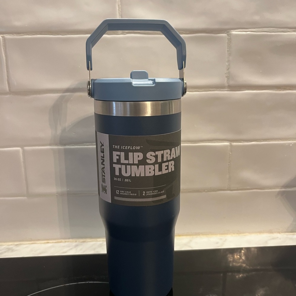 BRAND NEW 30oz Stanley cup